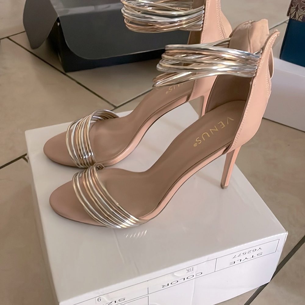 Size 9 4” heels